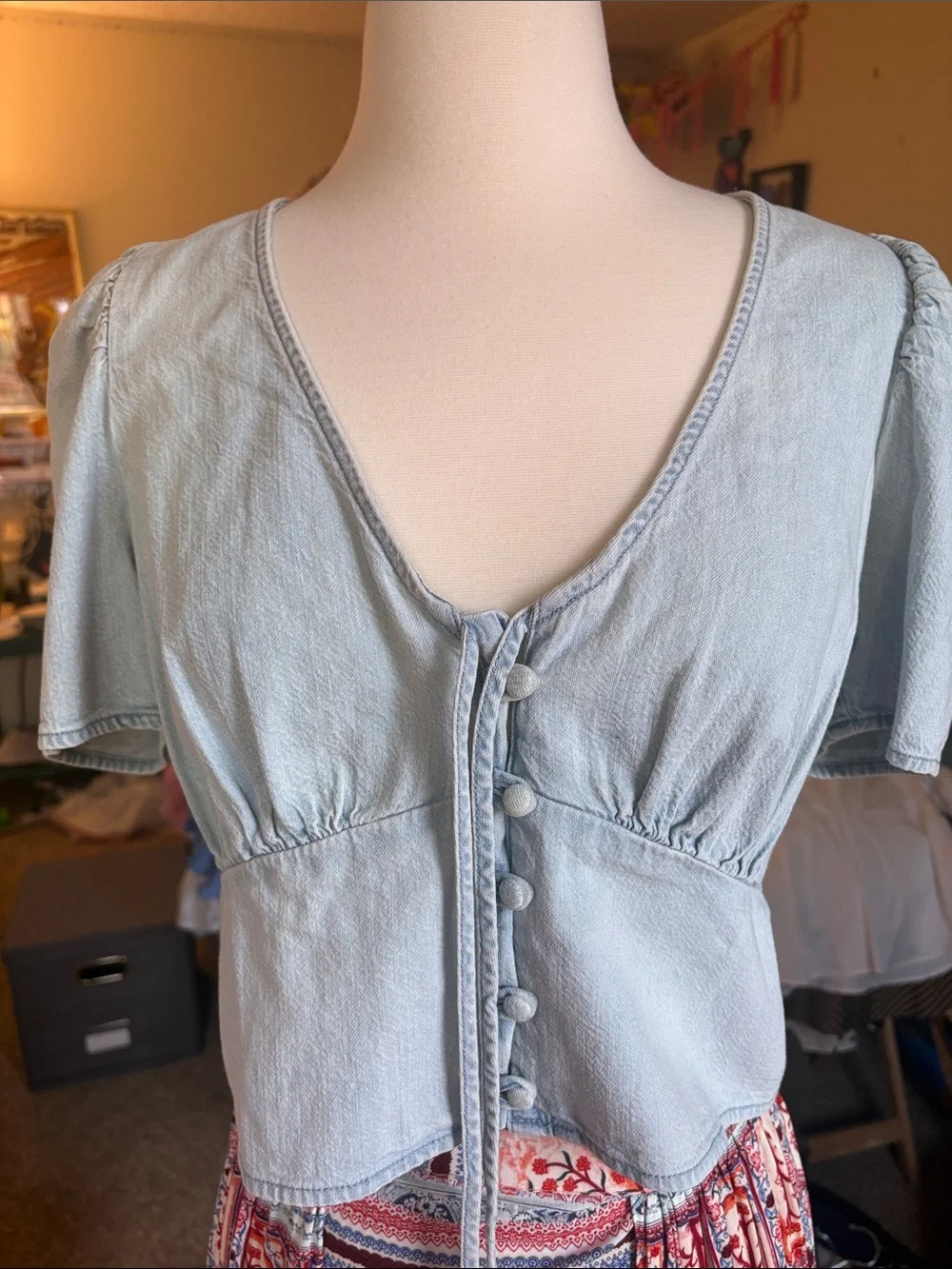 Levi’s Light Blue Denim Top - Picture 3 of 5